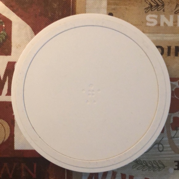 ๐๏ธ Belkin Phone Charging Platform - Picture 2 of 5